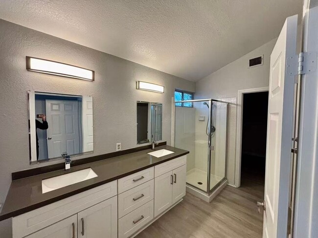 Building Photo - Beautiful 4 bedroom house in Summerlin