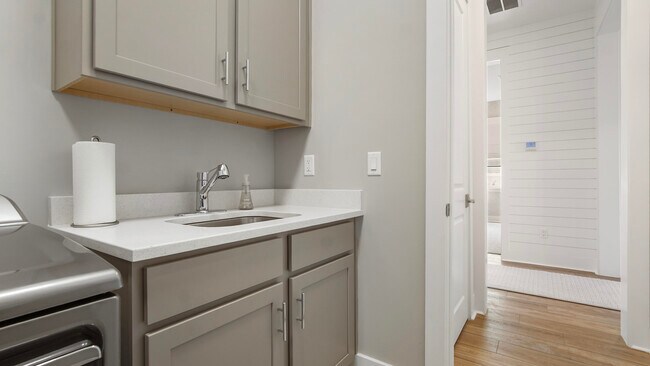 Building Photo - 1866 Pathways Drive