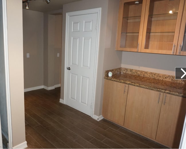 Building Photo - Spacious Condo in East Village area