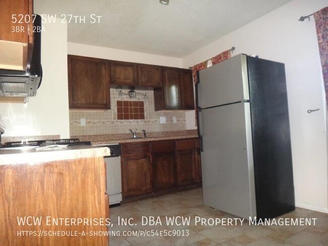 Building Photo - 5207 SW 27th St