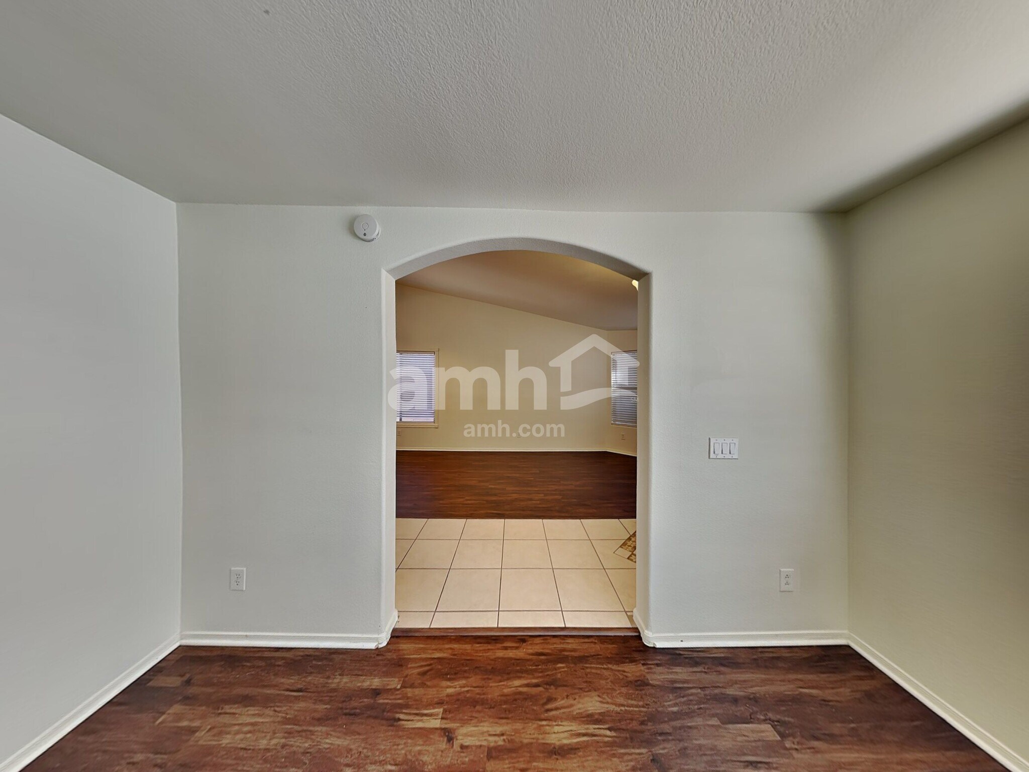 Building Photo - 7830 E Onza Ave