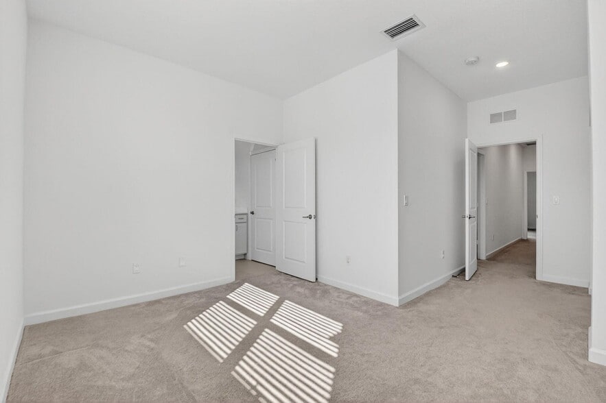 Building Photo - 4645 Meyerson Pl