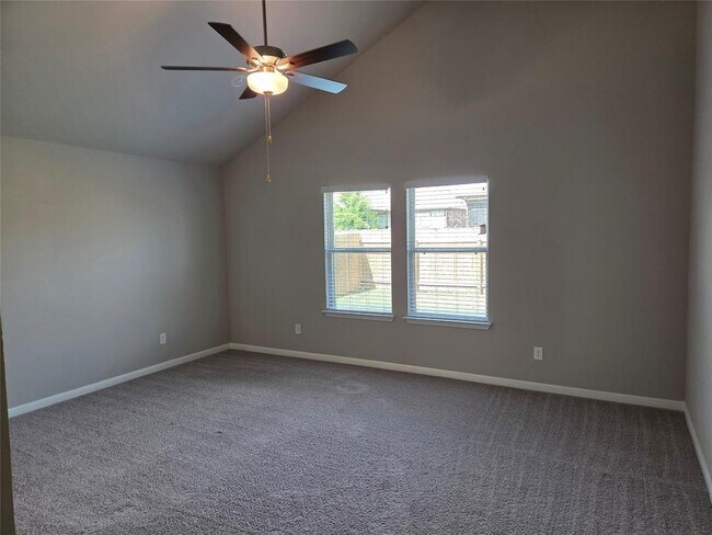 Building Photo - 208 Comet Pointe Dr
