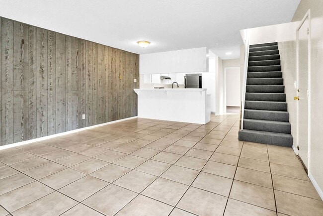 Building Photo - Great Three bedroom in UTC!  Available now!
