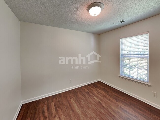 Building Photo - 183 Everett Park Dr