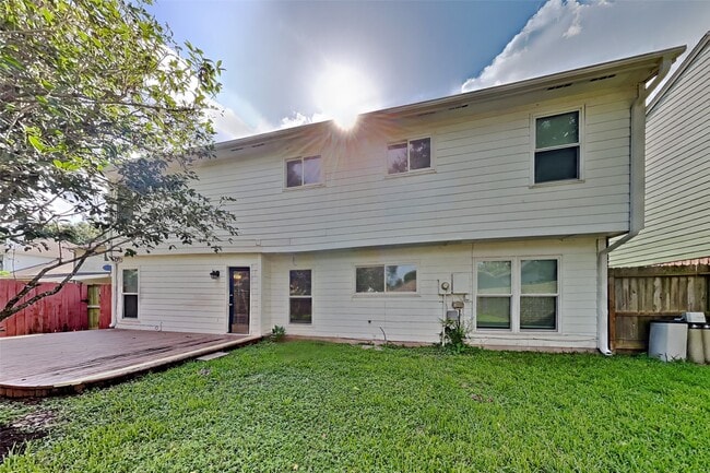 Building Photo - 3407 Fort Richmond Dr
