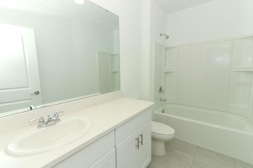 Building Photo - 4557 Ranunculus St