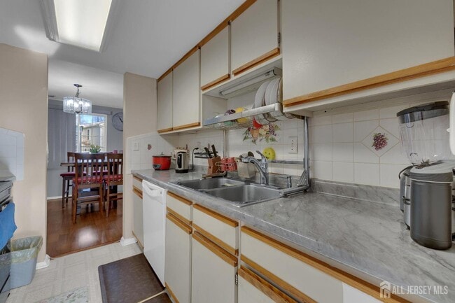 Building Photo - 89 Doe Ct