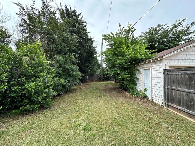 Building Photo - 2132 NW 29th St