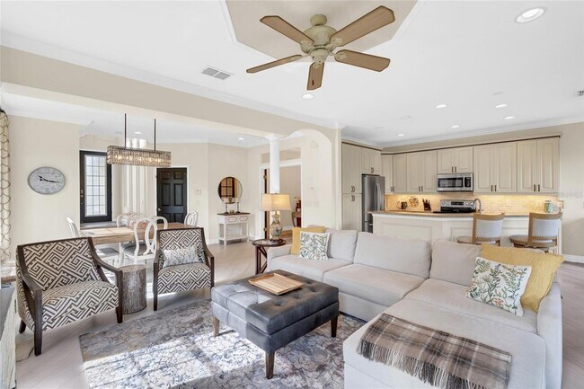 Building Photo - 8204 Villa Grande Ct