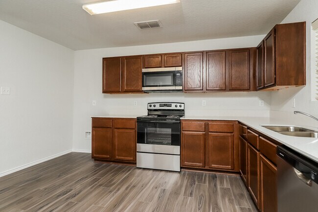 Building Photo - 8802 Scarlett Pl