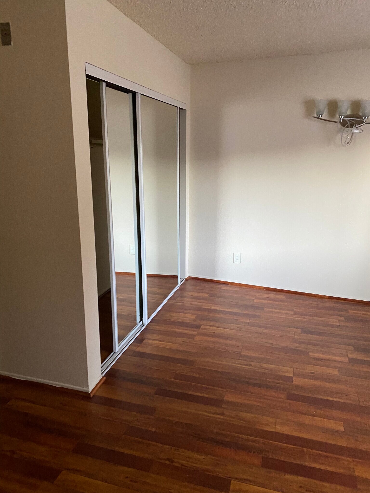 Building Photo - 200 W Chestnut St