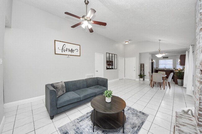 Building Photo - 20627 Burwood Cir