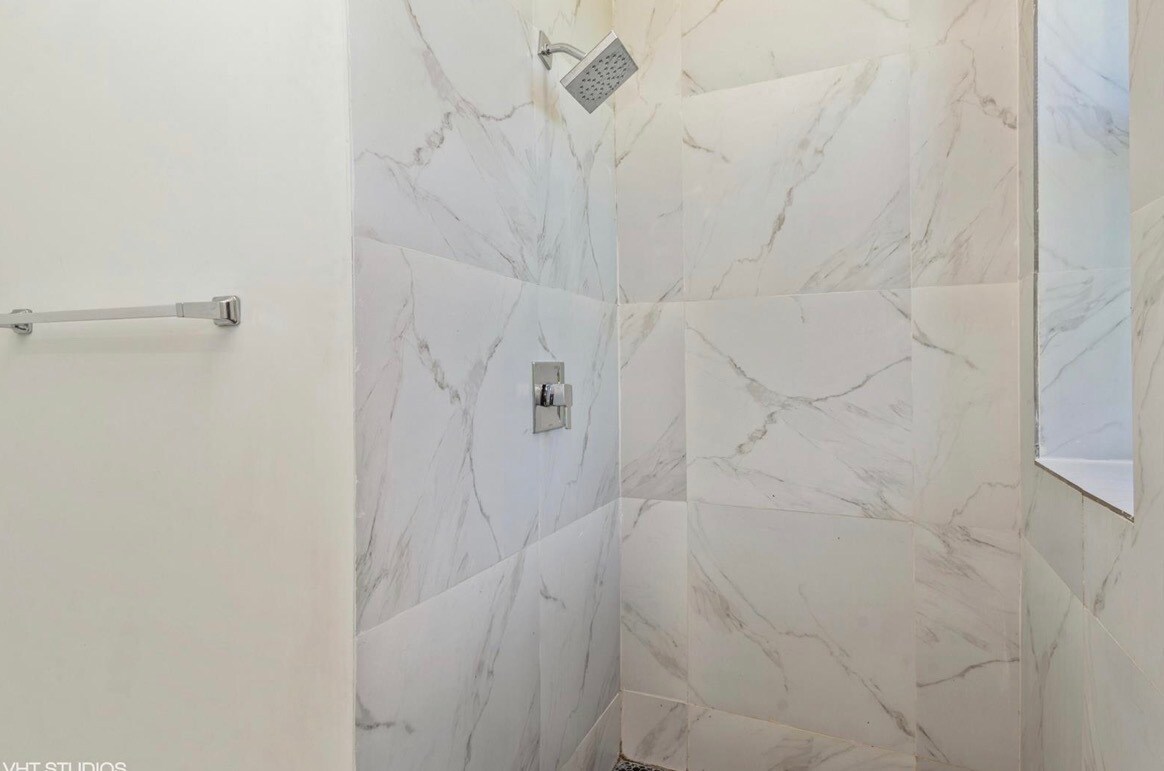 Building Photo - 6151 SW 36th Ct