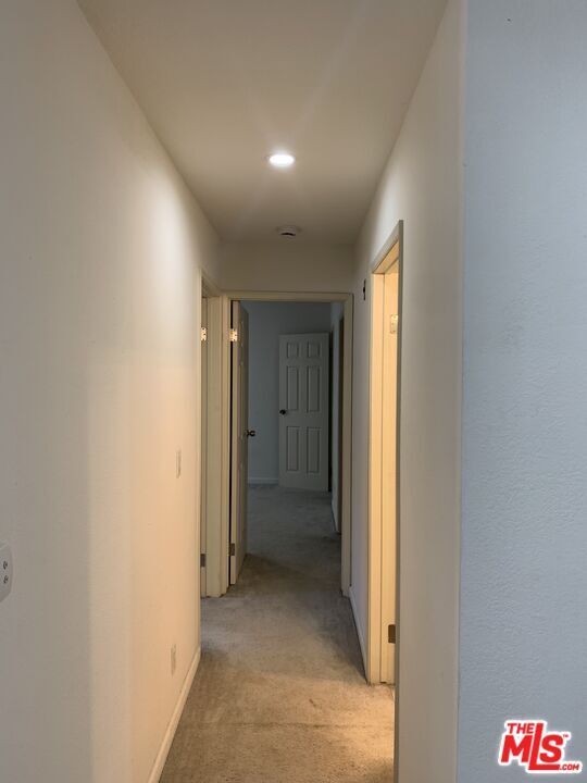 Building Photo - 545 S Manhattan Pl