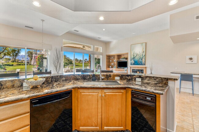 Building Photo - 701 Indian Ridge Dr
