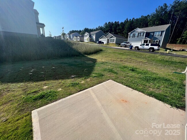 Building Photo - 7868 Whispering Strm Dr