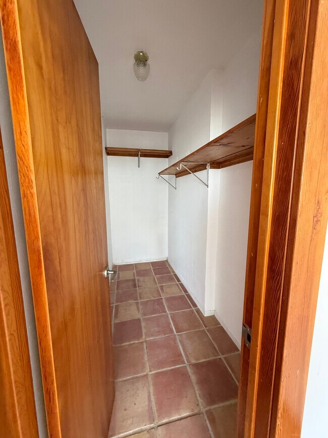 Building Photo - The Amethyst