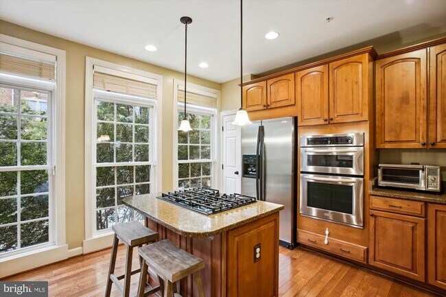 Building Photo - 440 Ferdinand Day Dr