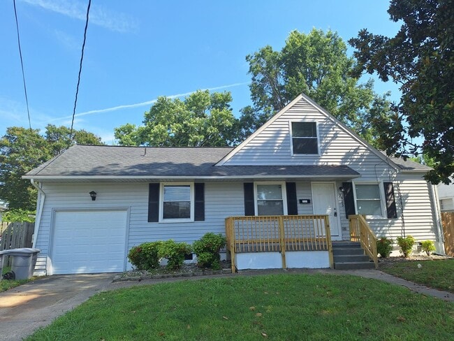Primary Photo - 3303 Candlewood Dr