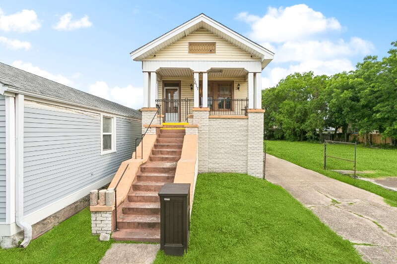 Building Photo - 1617 Duels St