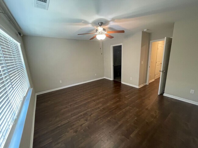 Building Photo - Beautiful Goodlettsville Condo Rental – 2 Bed, 2.5 Bath