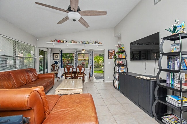 Building Photo - 7678 Solimar Cir