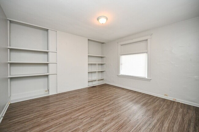 Building Photo - 2535 Vestry Ave