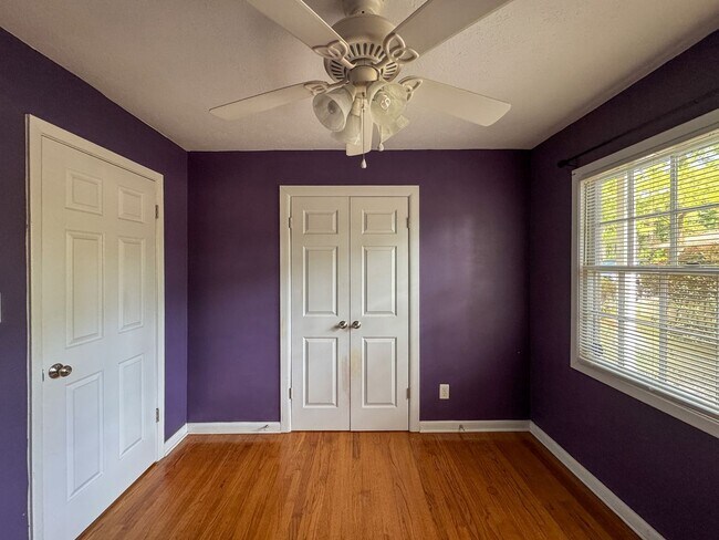 Building Photo - Charming 3 Bed 2 Bath Fayetteville Home with Fenced Yard