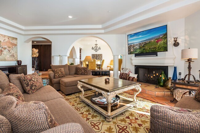 Building Photo - 875 Sand Point Rd