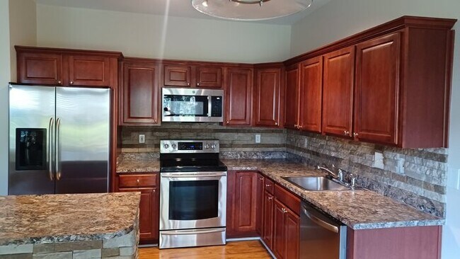 Building Photo - 130 Grand Oaks Dr