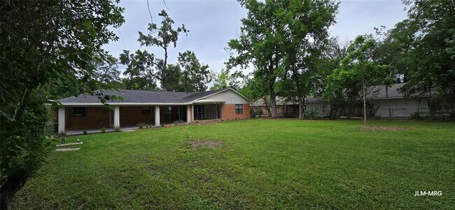 Building Photo - 609 Del Norte St