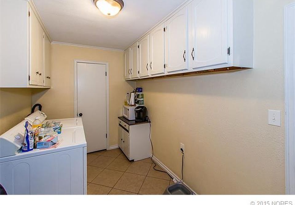 Building Photo - 933 Macklyn Ln