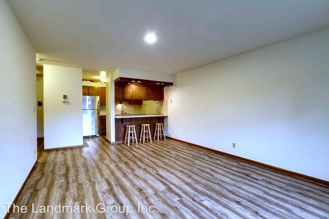 Building Photo - 13322 Greenwood Ave N