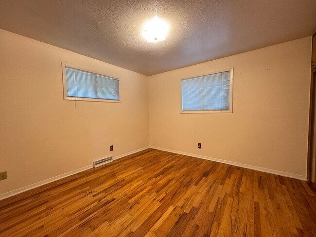 Building Photo - Great 2 Bedroom Condo in Central Fort Collins area