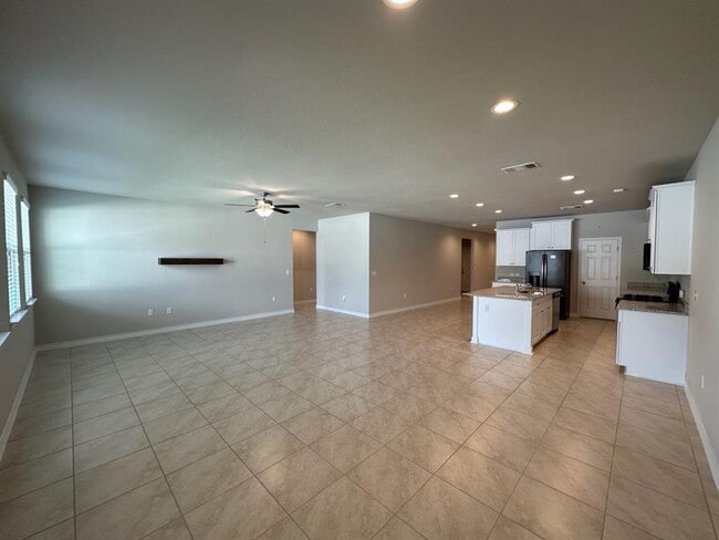 Building Photo - 10901 Mickelson Dr