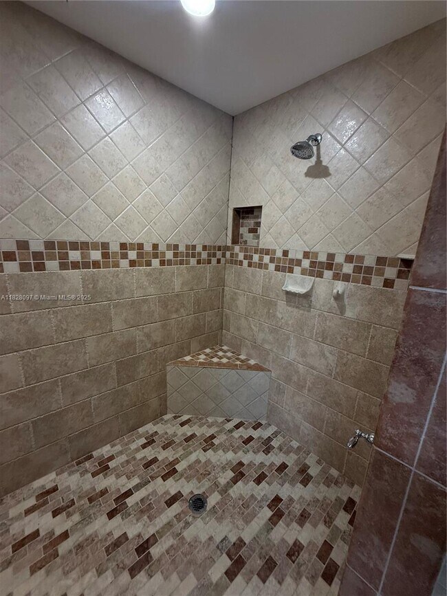 Building Photo - 4025 SW 14th Pl
