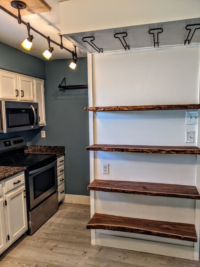 Building Photo - Bright and Open Floor Plan Across the Street from the Beach!