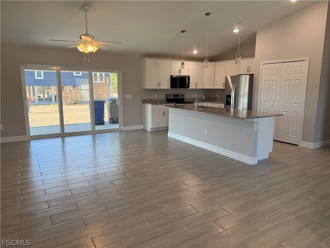 Building Photo - 5903 Ida Ave N