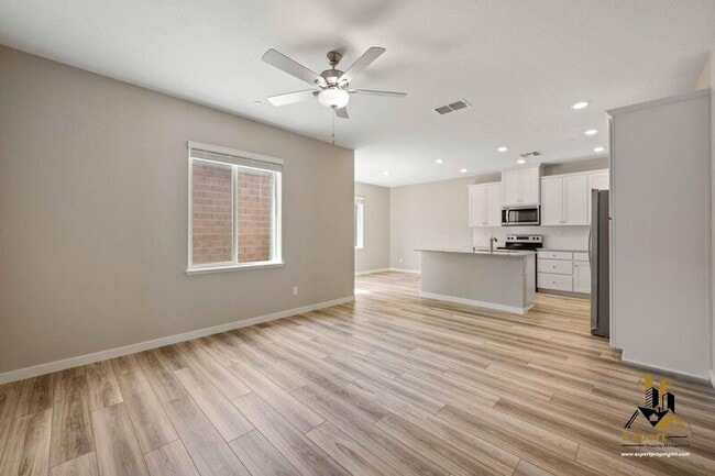 Building Photo - 2725 Bedell St