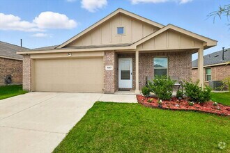 Building Photo - 1-story, 3 Bedrooms, 2 Bathrooms. Master's...
