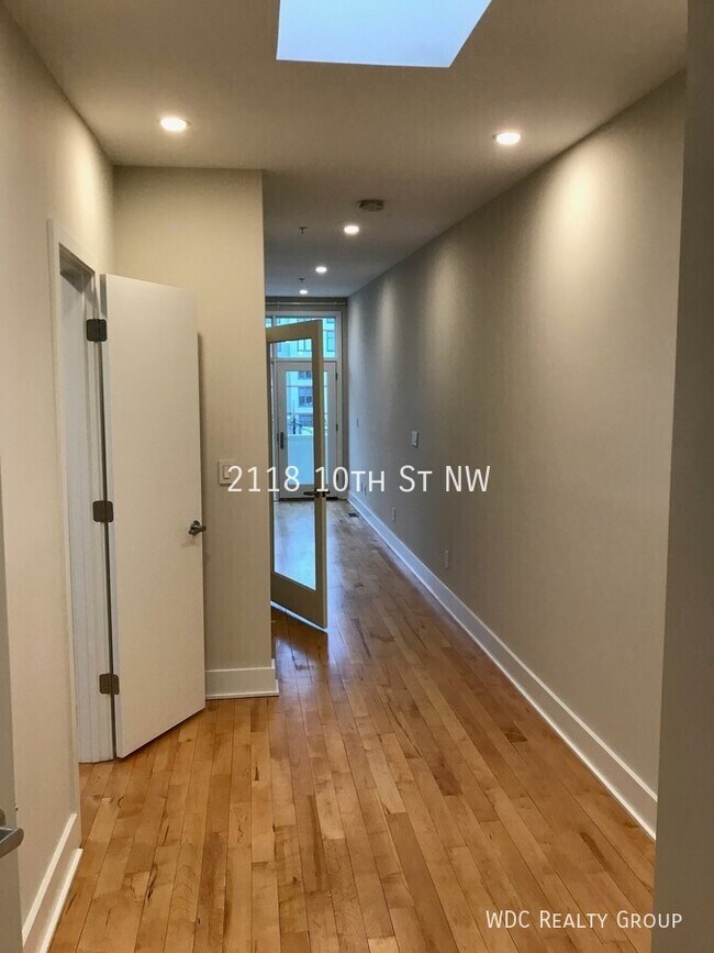 Building Photo - 2118 10th St NW