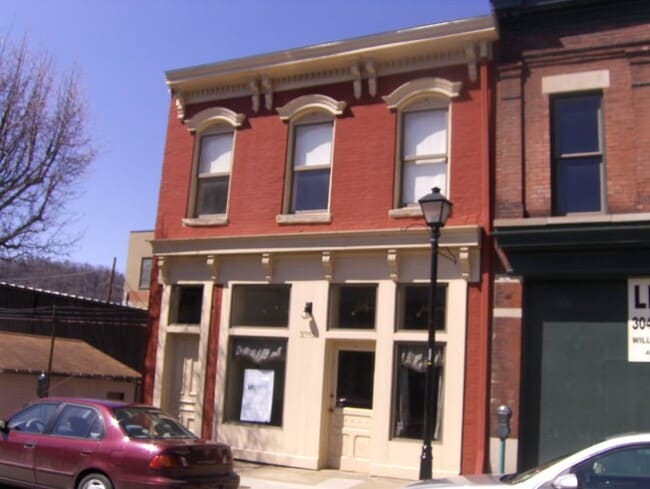 Building Photo - 2215 Market St