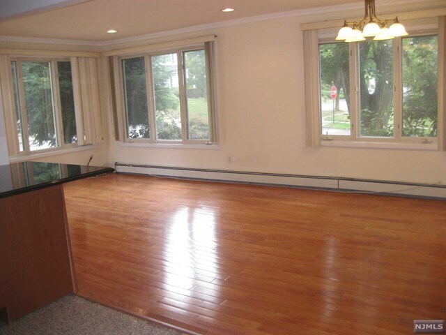 Building Photo - 184 Hillside Ave