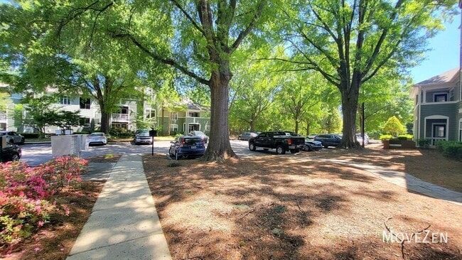 Building Photo - 1221 Westview Ln