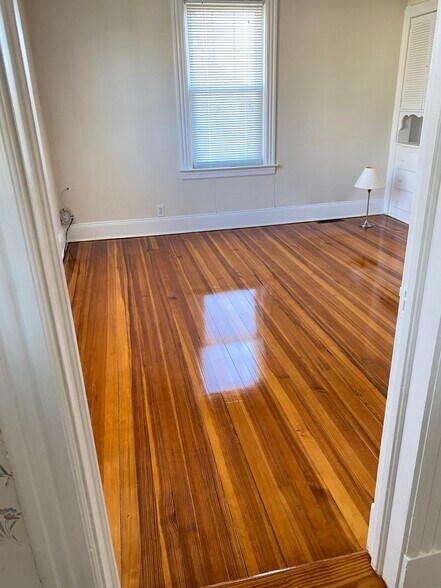 Building Photo - 18 Rockland St