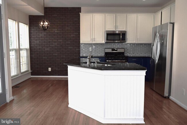 Building Photo - 43768 Virginia Manor Terrace