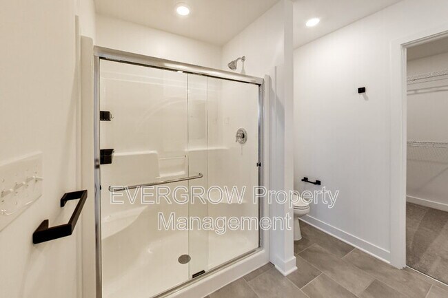 Building Photo - 4543 Nokes Pl