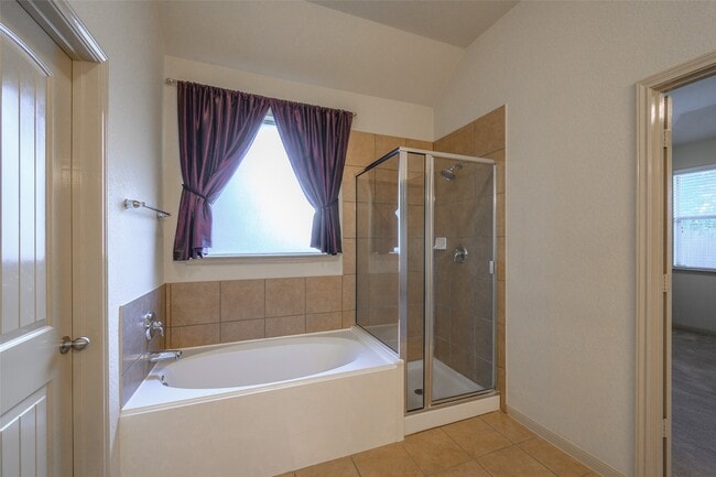 Building Photo - 12805 Shady Springs Dr