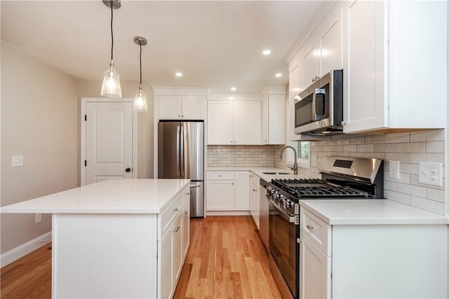 Building Photo - 81 Cadora Ave